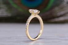Load image into Gallery viewer, Marquise cut Diamond set 18ct Yellow Gold Engagement Ring