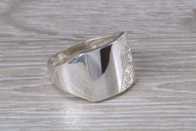 Load image into Gallery viewer, Large Patterned Signet Ring