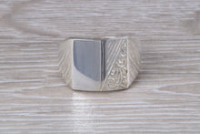 Load image into Gallery viewer, Large Patterned Signet Ring