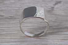 Load image into Gallery viewer, Large Patterned Signet Ring