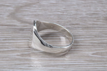 Load image into Gallery viewer, Beautiful Oval High Polished Signet Ring