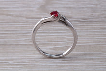 Load image into Gallery viewer, Simple and Dainty Ruby set Twit Shank Solitaire