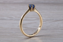 Load image into Gallery viewer, Blue Round cut Sapphire Solitaire