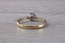 Load image into Gallery viewer, Blue Round cut Sapphire Solitaire