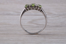 Load image into Gallery viewer, Peridot and Diamond set White Gold Ring