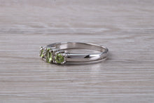 Load image into Gallery viewer, Peridot and Diamond set White Gold Ring