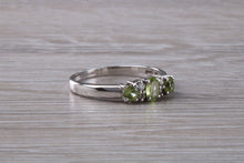 Load image into Gallery viewer, Peridot and Diamond set White Gold Ring