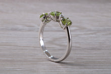 Load image into Gallery viewer, Peridot and Diamond set White Gold Ring