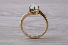 Load image into Gallery viewer, Opal set Yellow Gold Twist Shank Ring