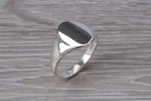 Load image into Gallery viewer, Dainty Oval Signet Ring