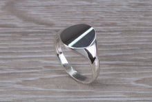 Load image into Gallery viewer, Dainty Oval Signet Ring
