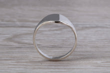 Load image into Gallery viewer, Dainty Oval Signet Ring