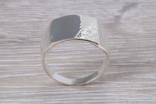 Load image into Gallery viewer, Large Patterned Signet Ring