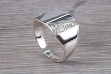 Load image into Gallery viewer, Large Patterned Signet Ring