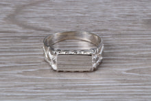 Load image into Gallery viewer, Rectangle Patterned Signet Ring