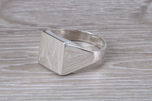 Load image into Gallery viewer, Chunky Signet Ring