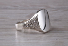 Load image into Gallery viewer, Family Crest Engraved Large Chunky Patterned Signet Ring in Sterling Silver