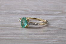 Load image into Gallery viewer, Dainty Oval cut Emerald and Diamond set Yellow Gold Ring