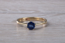 Load image into Gallery viewer, Blue Round cut Sapphire Solitaire