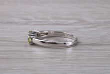 Load image into Gallery viewer, Peridot and Diamond set White Gold Ring