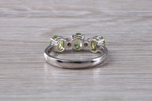 Load image into Gallery viewer, Peridot and Diamond set White Gold Ring