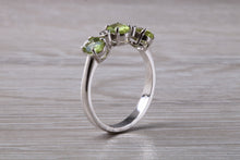 Load image into Gallery viewer, Peridot and Diamond set White Gold Ring