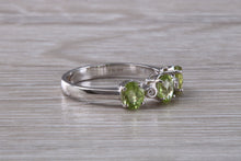 Load image into Gallery viewer, Peridot and Diamond set White Gold Ring