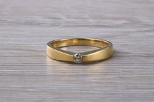 Load image into Gallery viewer, Simple and Minimalistic Diamond set 18ct Yellow Gold Ring