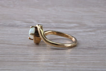 Load image into Gallery viewer, Opal set Yellow Gold Twist Shank Ring