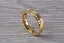 Load image into Gallery viewer, Beautiful Diamond set 18ct Yellow Gold Band