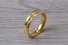 Load image into Gallery viewer, Beautiful Diamond set 18ct Yellow Gold Band