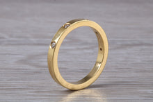 Load image into Gallery viewer, Simple Chunky 5 Diamond set Band