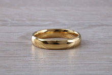 Load image into Gallery viewer, Traditional 4 mm Court Profile 18ct Yellow Gold Wedding Band