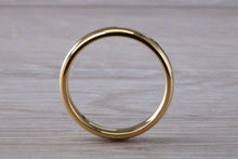 Load image into Gallery viewer, Traditional 4 mm Court Profile 18ct Yellow Gold Wedding Band
