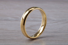 Load image into Gallery viewer, Traditional 4 mm Court Profile 18ct Yellow Gold Wedding Band