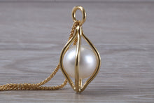 Load image into Gallery viewer, Beautiful 10 mm Round South Sea Pearl set 18ct Yellow Gold Necklace