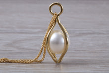 Load image into Gallery viewer, Beautiful 10 mm Round South Sea Pearl set 18ct Yellow Gold Necklace