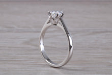 Load image into Gallery viewer, Tulip Flower Solitaire set The Ultimate Hearts and Arrows Moissanite Diamond