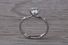 Load image into Gallery viewer, Twist Crossover Solitaire set with One carat Moissanite Diamond