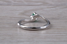 Load image into Gallery viewer, Half carat Round cut Emerald set Twist Solitaire