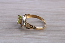 Load image into Gallery viewer, Peridot and Diamond set Yellow Gold Ring