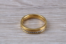 Load image into Gallery viewer, Beautiful Diamond set 18ct Yellow Gold Band