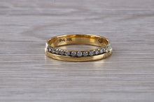 Load image into Gallery viewer, Edge set Diamond 18ct Yellow Gold Wedding Band