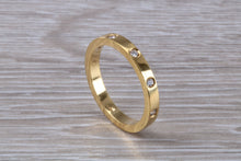 Load image into Gallery viewer, Simple Chunky 5 Diamond set Band