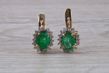 Load image into Gallery viewer, Emerald and Diamond set Yellow Gold Earrings