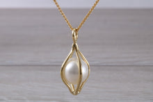 Load image into Gallery viewer, Beautiful 10 mm Round South Sea Pearl set 18ct Yellow Gold Necklace