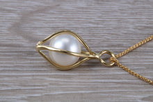 Load image into Gallery viewer, Beautiful 10 mm Round South Sea Pearl set 18ct Yellow Gold Necklace