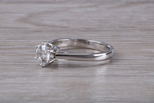 Load image into Gallery viewer, Tulip Flower Solitaire set The Ultimate Hearts and Arrows Moissanite Diamond