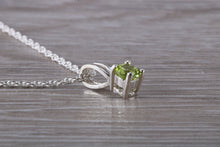 Load image into Gallery viewer, Natural Peridot Gemstone set Silver Necklace