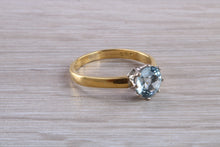 Load image into Gallery viewer, 1.50 carat Aquamarine Solitaire set in Yellow Gold and Platinum